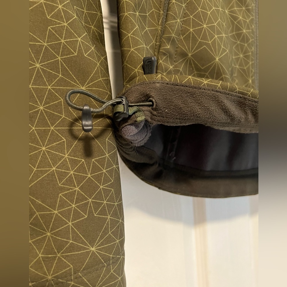 North Face Geometric Pattern Jacket - image 4